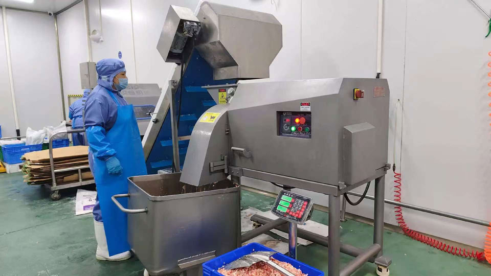 Meat-dicer-machine